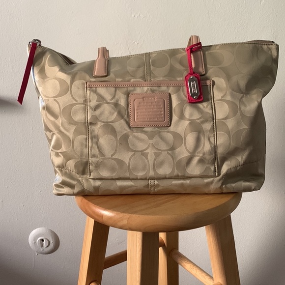 Coach Tote Bag - Picture 1 of 8